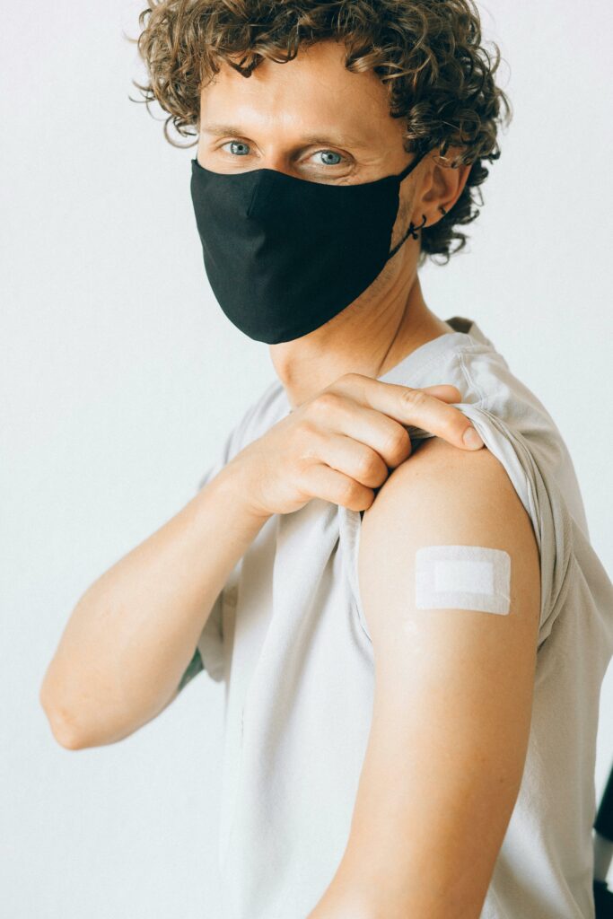 Photographie illustrant une personne vaccinée